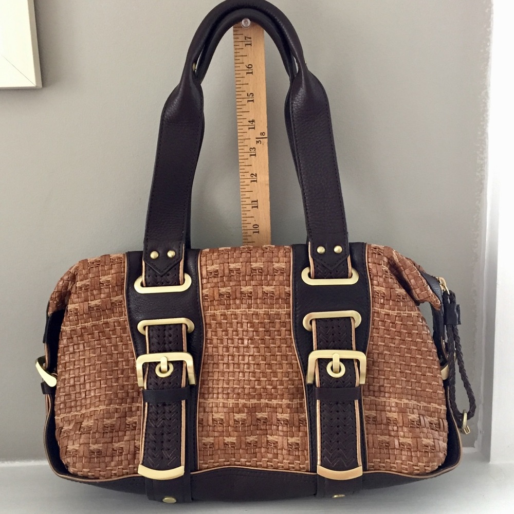 Kenneth Cole leather bag

PRICE DROP